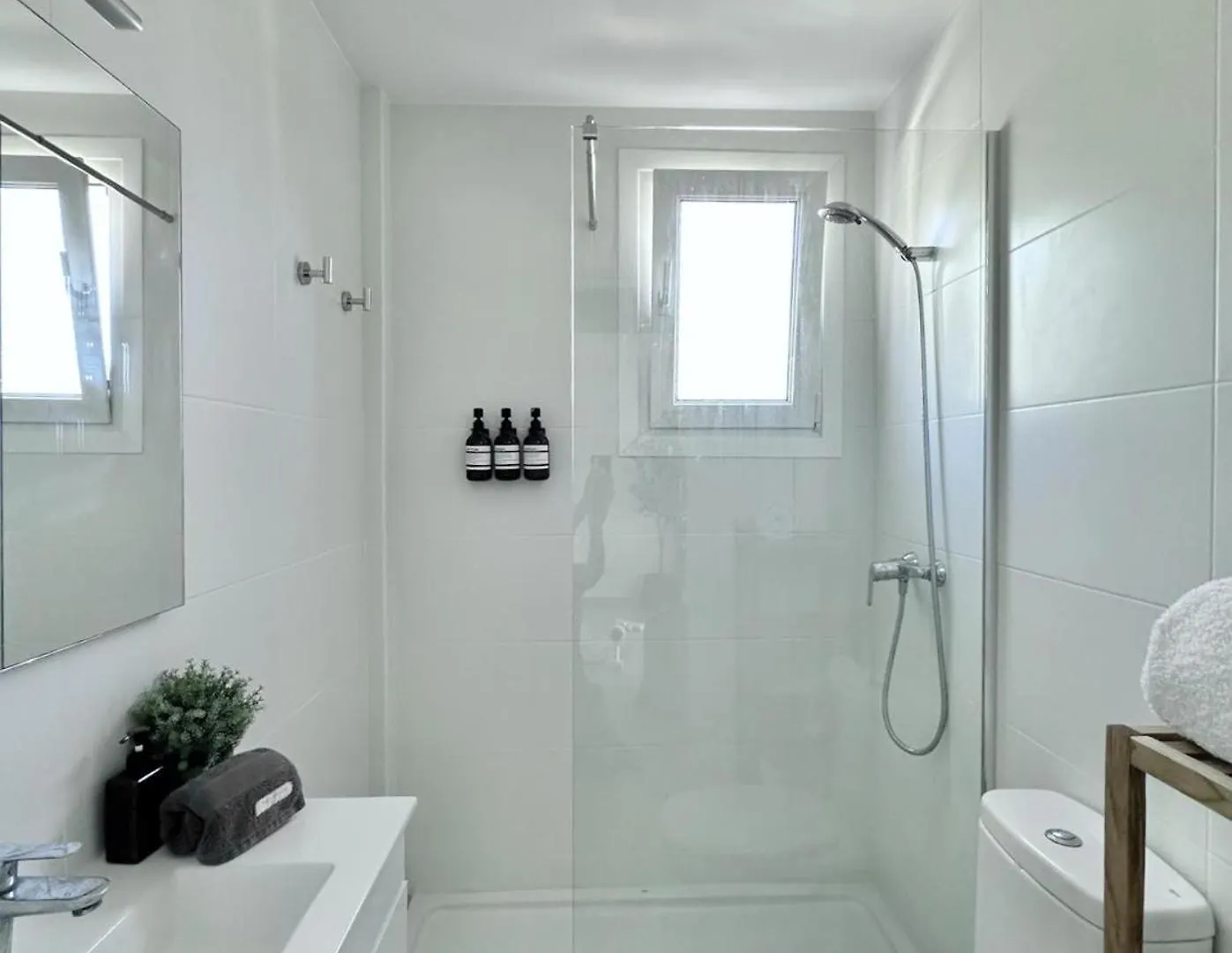 Apartment The Golden Oak In Calella Centre - 100M From Beach Palafrugell Spain